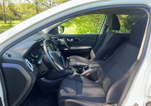 Nissan Qashqai cena 56990 przebieg: 117000, rok produkcji 2016 z Bisztynek małe 466